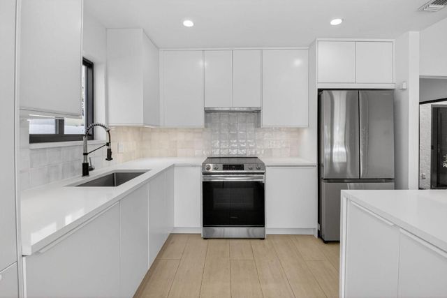 233 SW 28th Avenue, Delray Beach, FL 33445