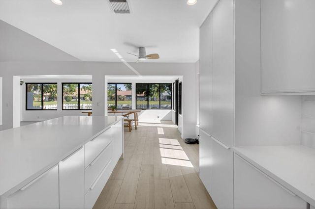 233 SW 28th Avenue, Delray Beach, FL 33445