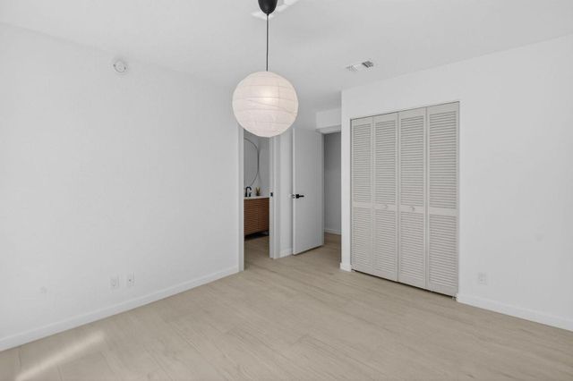 233 SW 28th Avenue, Delray Beach, FL 33445