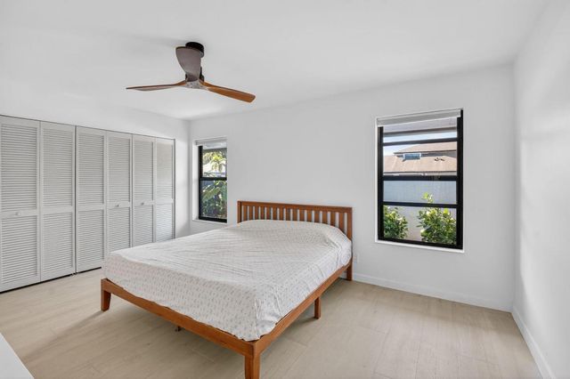 233 SW 28th Avenue, Delray Beach, FL 33445