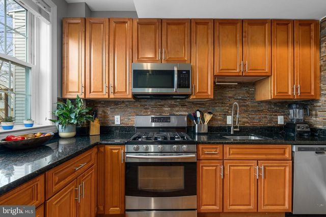 1242 NEAL STREET, Washington, DC 20002