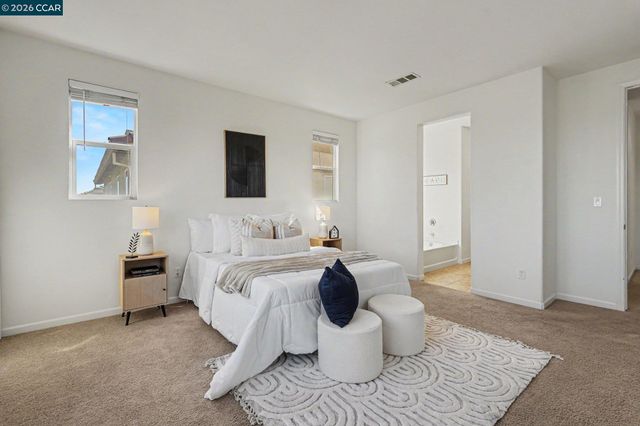 1043 Ashbridge Bay Dr, Pittsburg, CA 94565