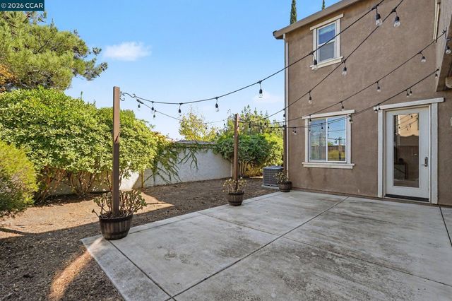 1043 Ashbridge Bay Dr, Pittsburg, CA 94565