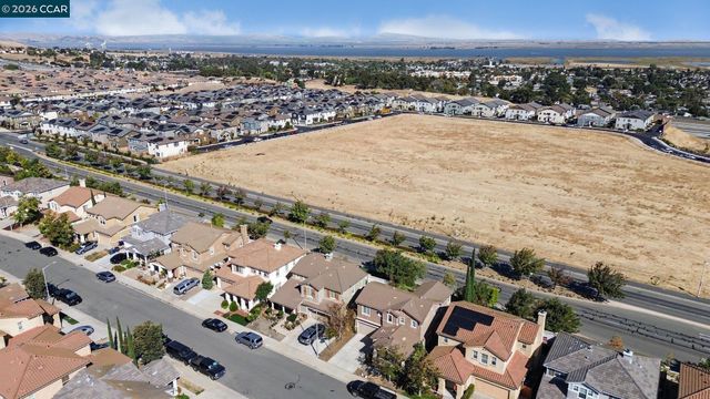 1043 Ashbridge Bay Dr, Pittsburg, CA 94565