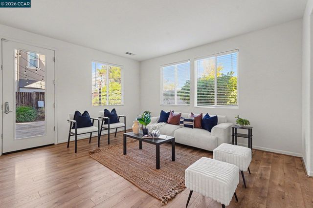 1043 Ashbridge Bay Dr, Pittsburg, CA 94565