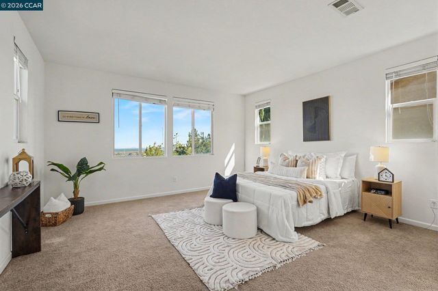 1043 Ashbridge Bay Dr, Pittsburg, CA 94565