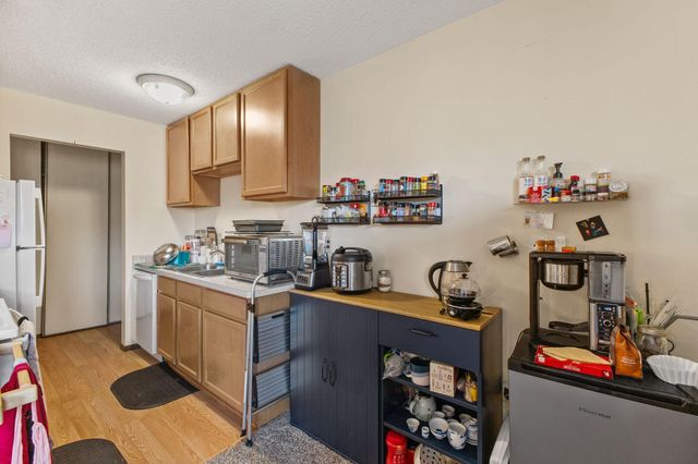 1011 11th Avenue S 8, Hopkins, MN 55343