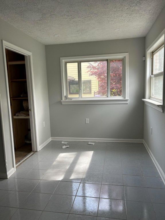 Image 13 of property listing at 9907 WOODLAND DR, Silver Spring, MD 20902