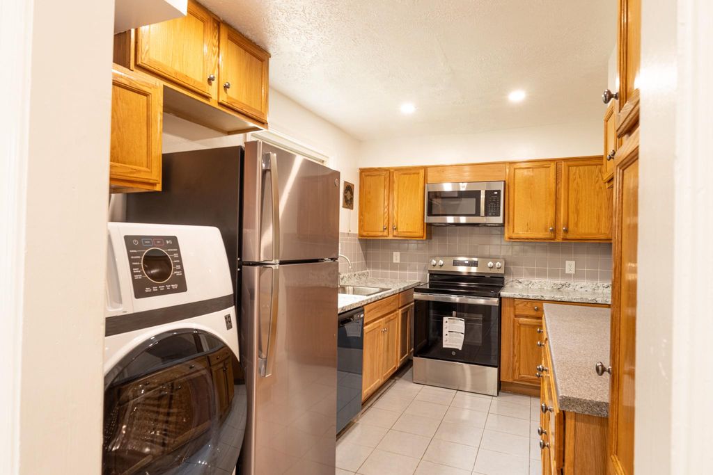 Image 3 of property listing at 9907 WOODLAND DR, Silver Spring, MD 20902