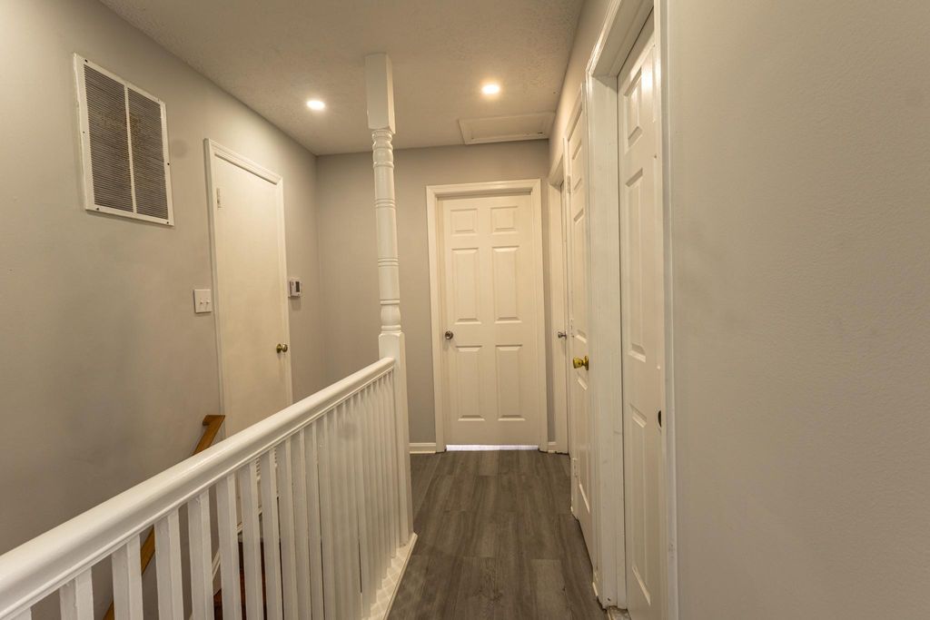 Image 31 of property listing at 9907 WOODLAND DR, Silver Spring, MD 20902