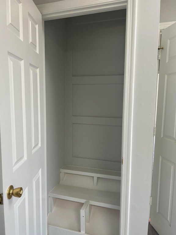 Image 39 of property listing at 9907 WOODLAND DR, Silver Spring, MD 20902