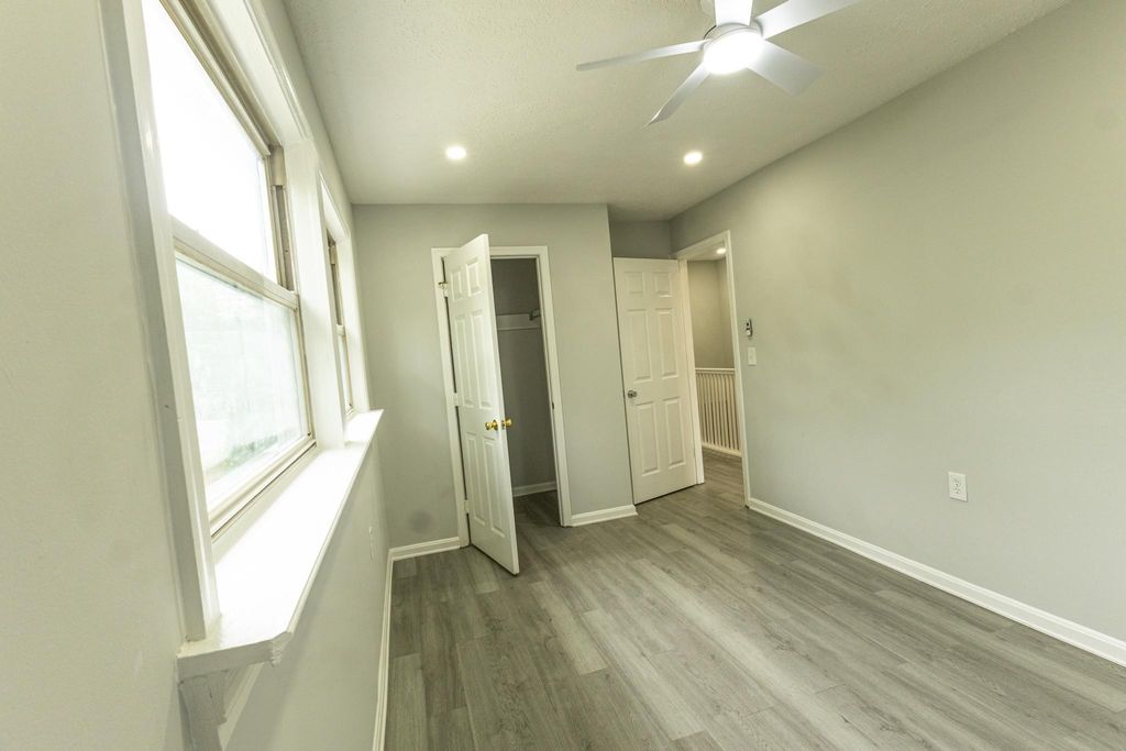 Image 44 of property listing at 9907 WOODLAND DR, Silver Spring, MD 20902