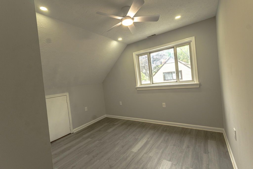 Image 45 of property listing at 9907 WOODLAND DR, Silver Spring, MD 20902