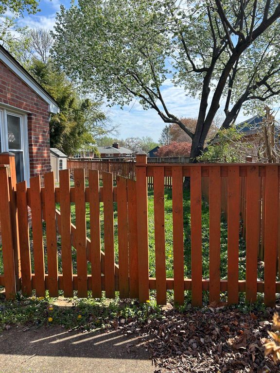 Image 55 of property listing at 9907 WOODLAND DR, Silver Spring, MD 20902