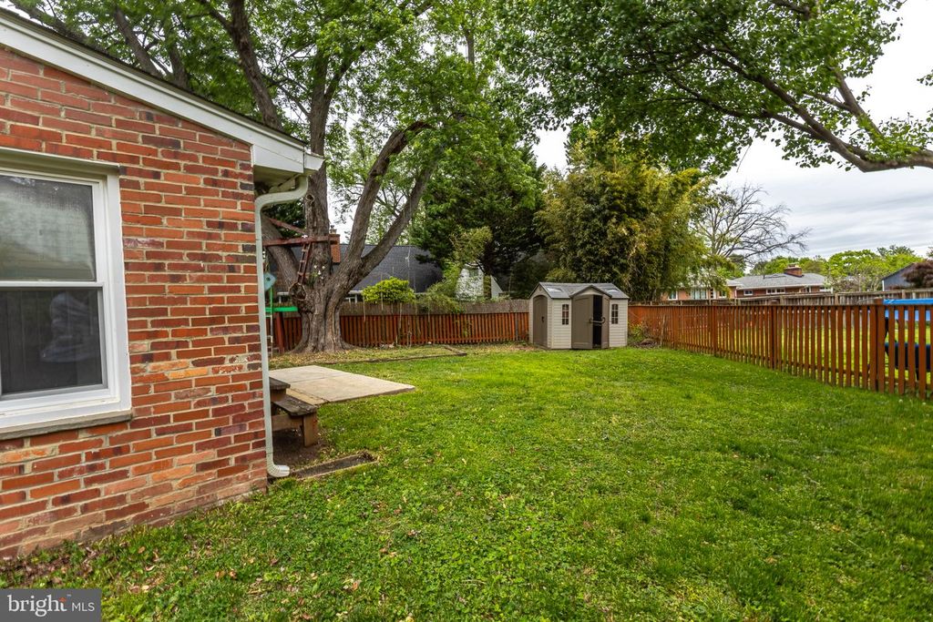 Image 57 of property listing at 9907 WOODLAND DR, Silver Spring, MD 20902