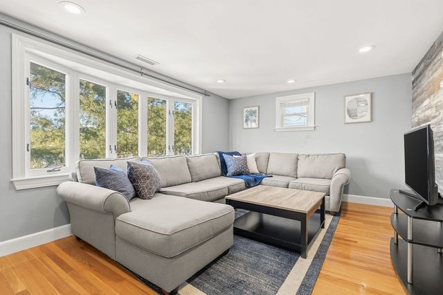 111 Fayette St 2, Watertown, MA 02472