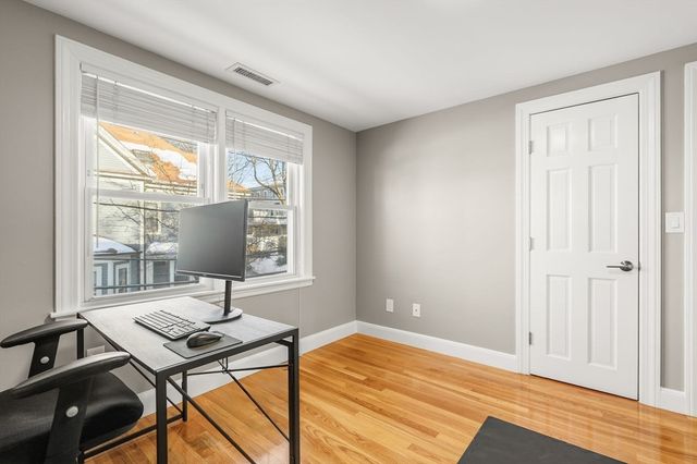 111 Fayette St 2, Watertown, MA 02472