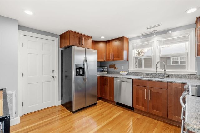 111 Fayette St 2, Watertown, MA 02472