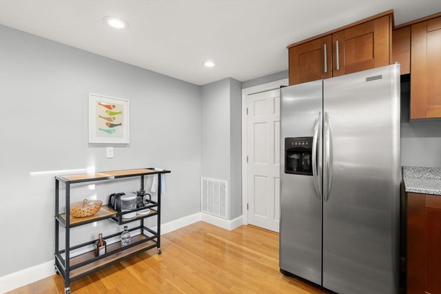 111 Fayette St 2, Watertown, MA 02472