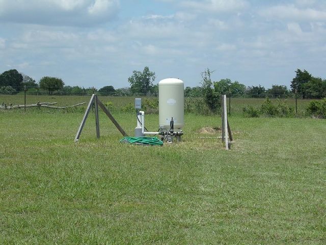 1114 Creekside Lane, Weimar, TX 78962