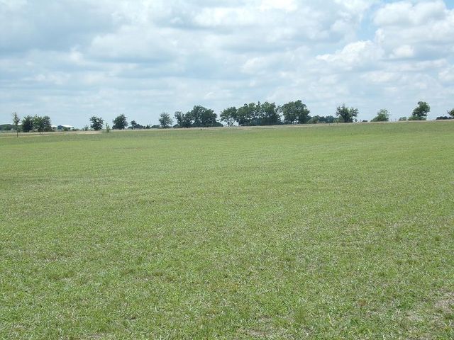 1114 Creekside Lane, Weimar, TX 78962