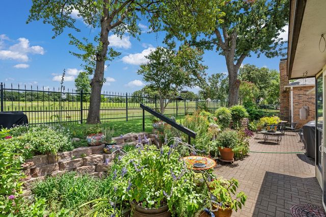 2015 N Saint Andrews Court, Arlington, TX 76011