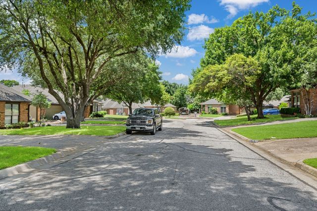 2015 N Saint Andrews Court, Arlington, TX 76011