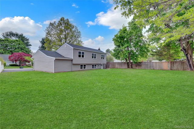 15 Glenwood Lane, Huntington, NY 11743