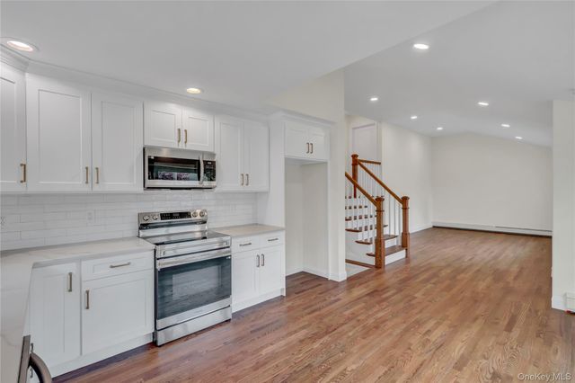 15 Glenwood Lane, Huntington, NY 11743