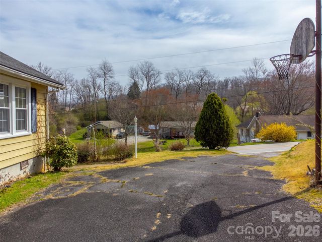 318 Sunrise Park, Sylva, NC 28779