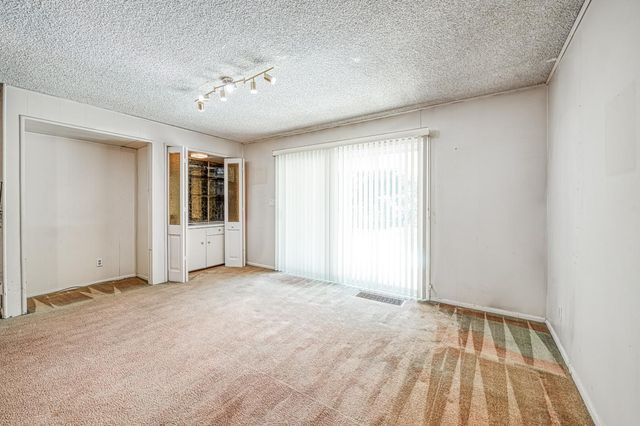1685 W San Ramon Avenue, Fresno, CA 93711