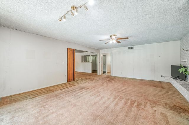 1685 W San Ramon Avenue, Fresno, CA 93711