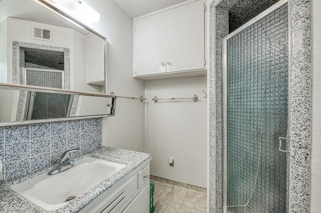 1685 W San Ramon Avenue, Fresno, CA 93711