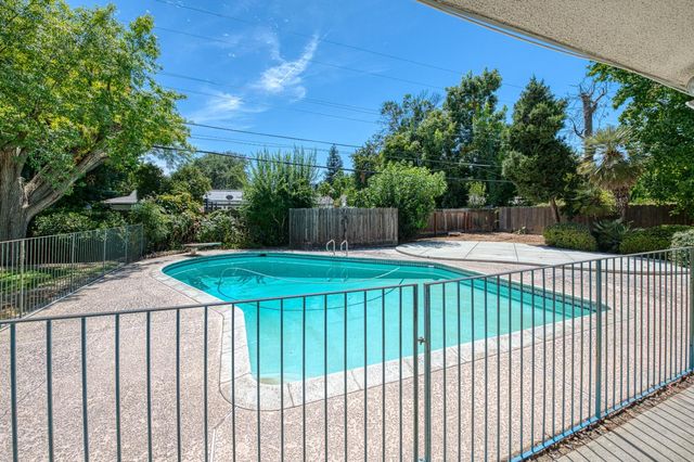 1685 W San Ramon Avenue, Fresno, CA 93711