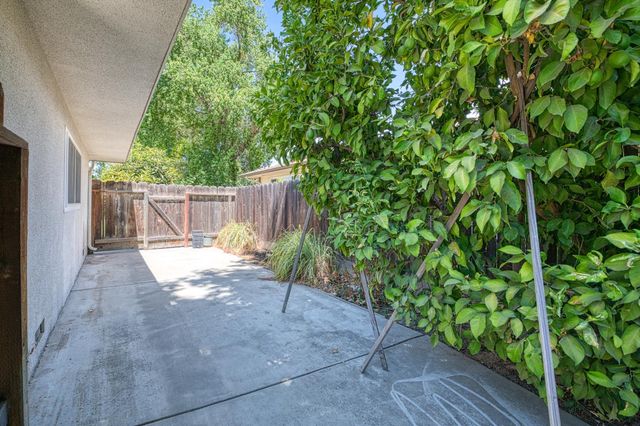 1685 W San Ramon Avenue, Fresno, CA 93711