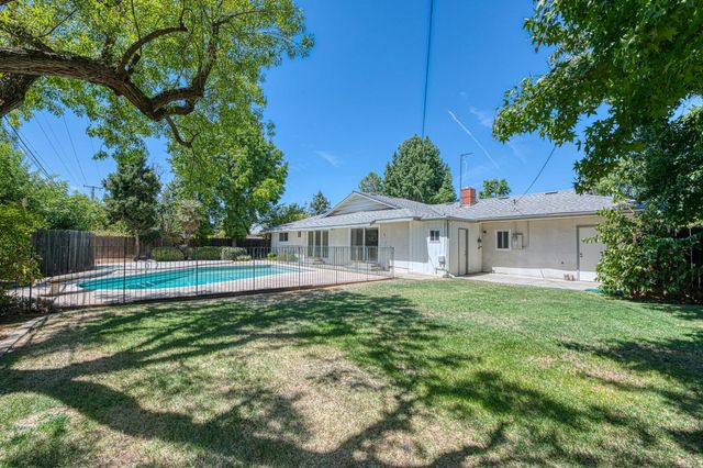 1685 W San Ramon Avenue, Fresno, CA 93711