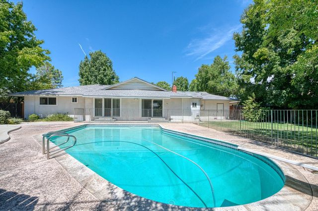 1685 W San Ramon Avenue, Fresno, CA 93711