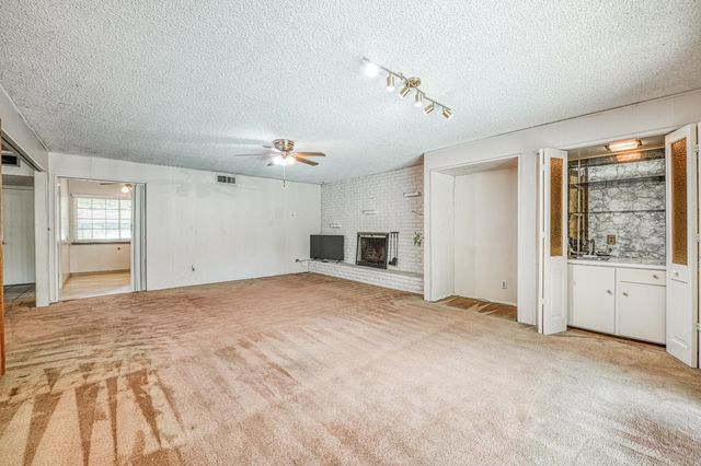 1685 W San Ramon Avenue, Fresno, CA 93711