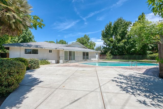 1685 W San Ramon Avenue, Fresno, CA 93711