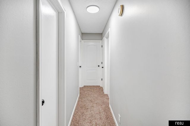 1002 Cumberland Court, Papillion, NE 68046