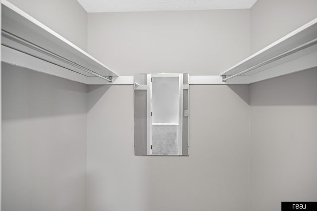 1002 Cumberland Court, Papillion, NE 68046