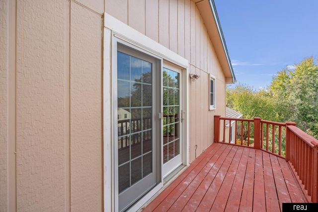 1002 Cumberland Court, Papillion, NE 68046