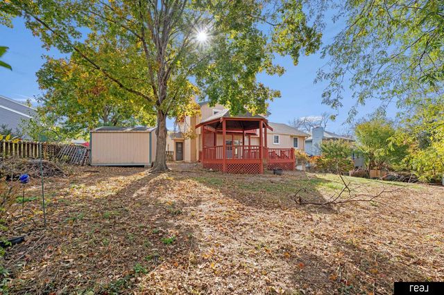 1002 Cumberland Court, Papillion, NE 68046