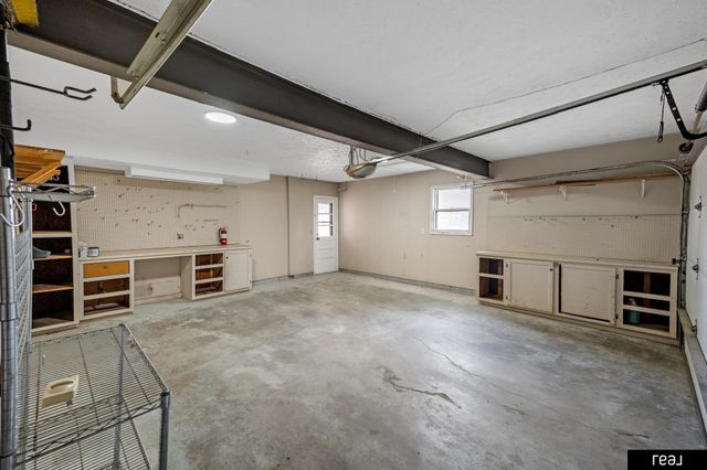 1002 Cumberland Court, Papillion, NE 68046