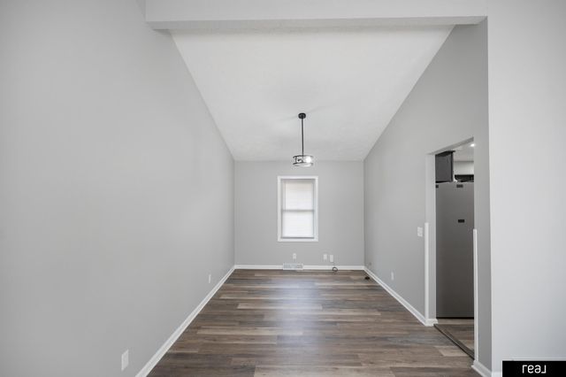 1002 Cumberland Court, Papillion, NE 68046