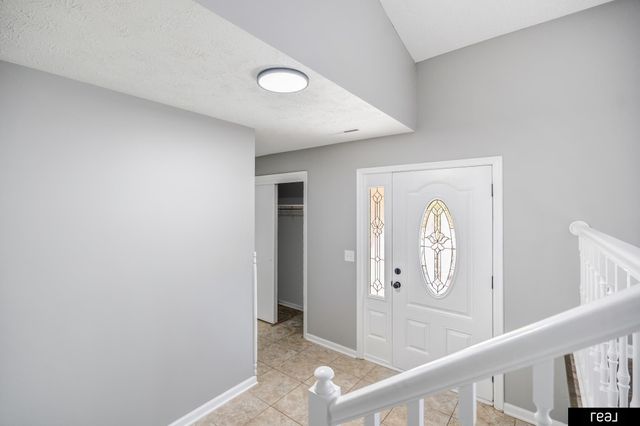 1002 Cumberland Court, Papillion, NE 68046