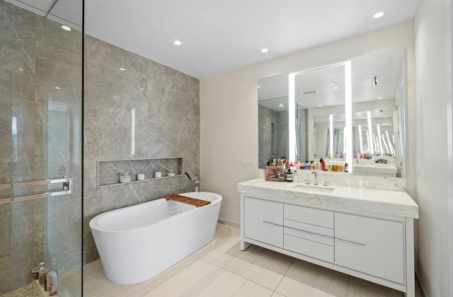 200 SE Mizner Boulevard 810, Boca Raton, FL 33432