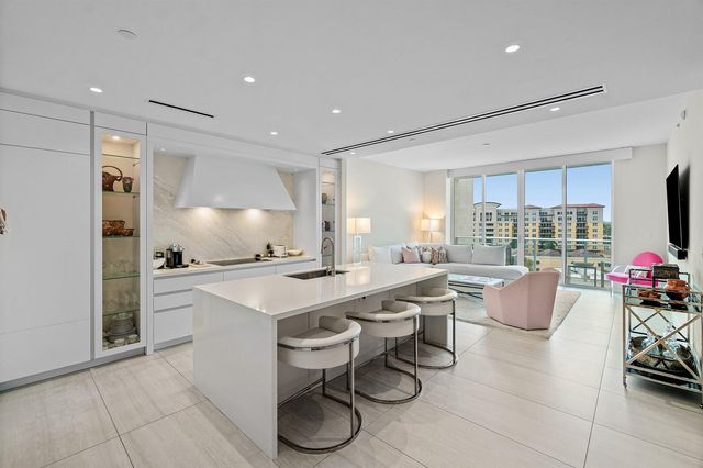 200 SE Mizner Boulevard 810, Boca Raton, FL 33432