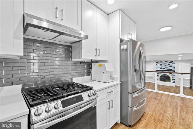 9303 MACSWAIN PL, Springfield, VA 22153