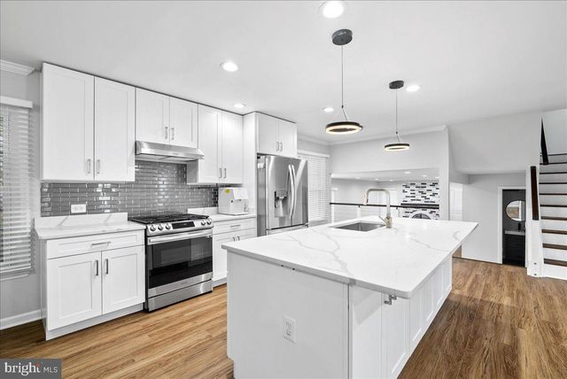 9303 MACSWAIN PL, Springfield, VA 22153